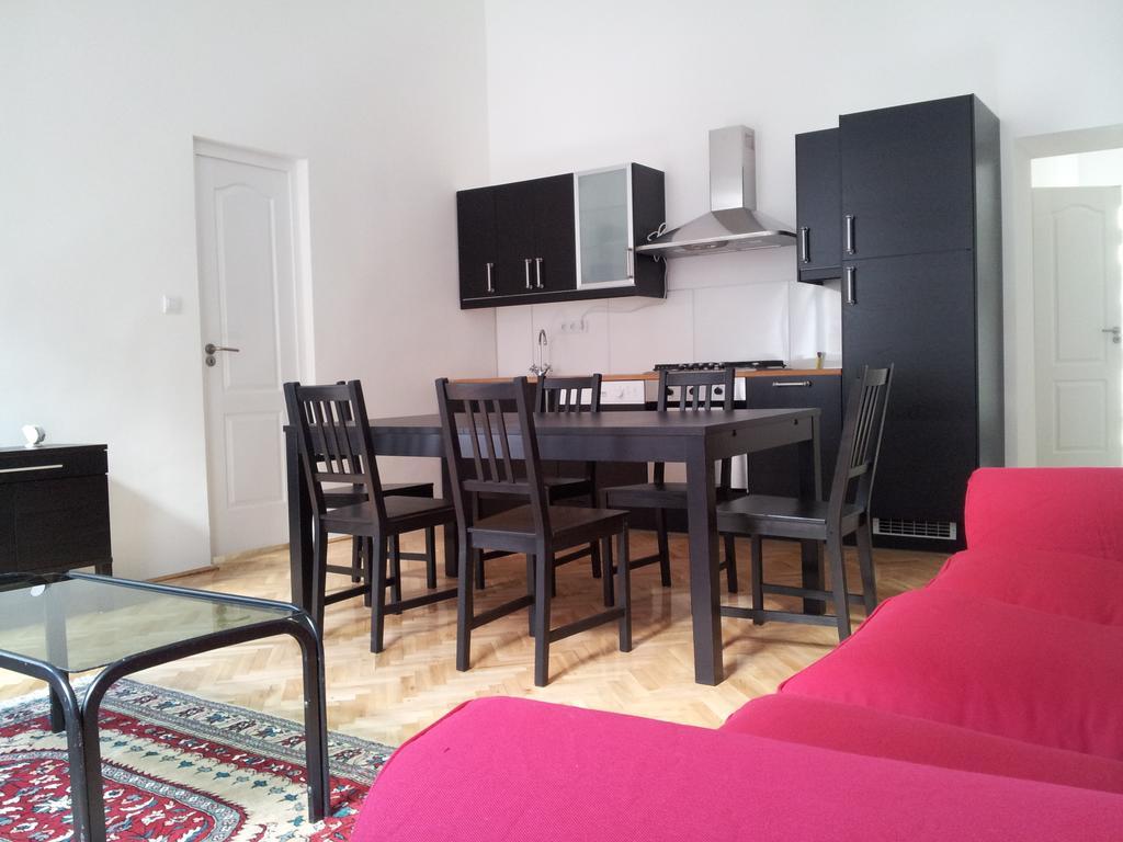 Anna 2 Bedrooms 2 Bathrooms 6 Bikes Budapest Room photo